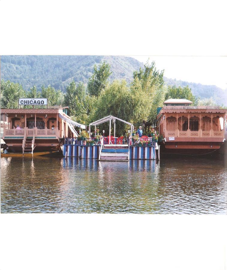 Hotel Chicago Group Of Houseboats Srīnagar Exteriér fotografie